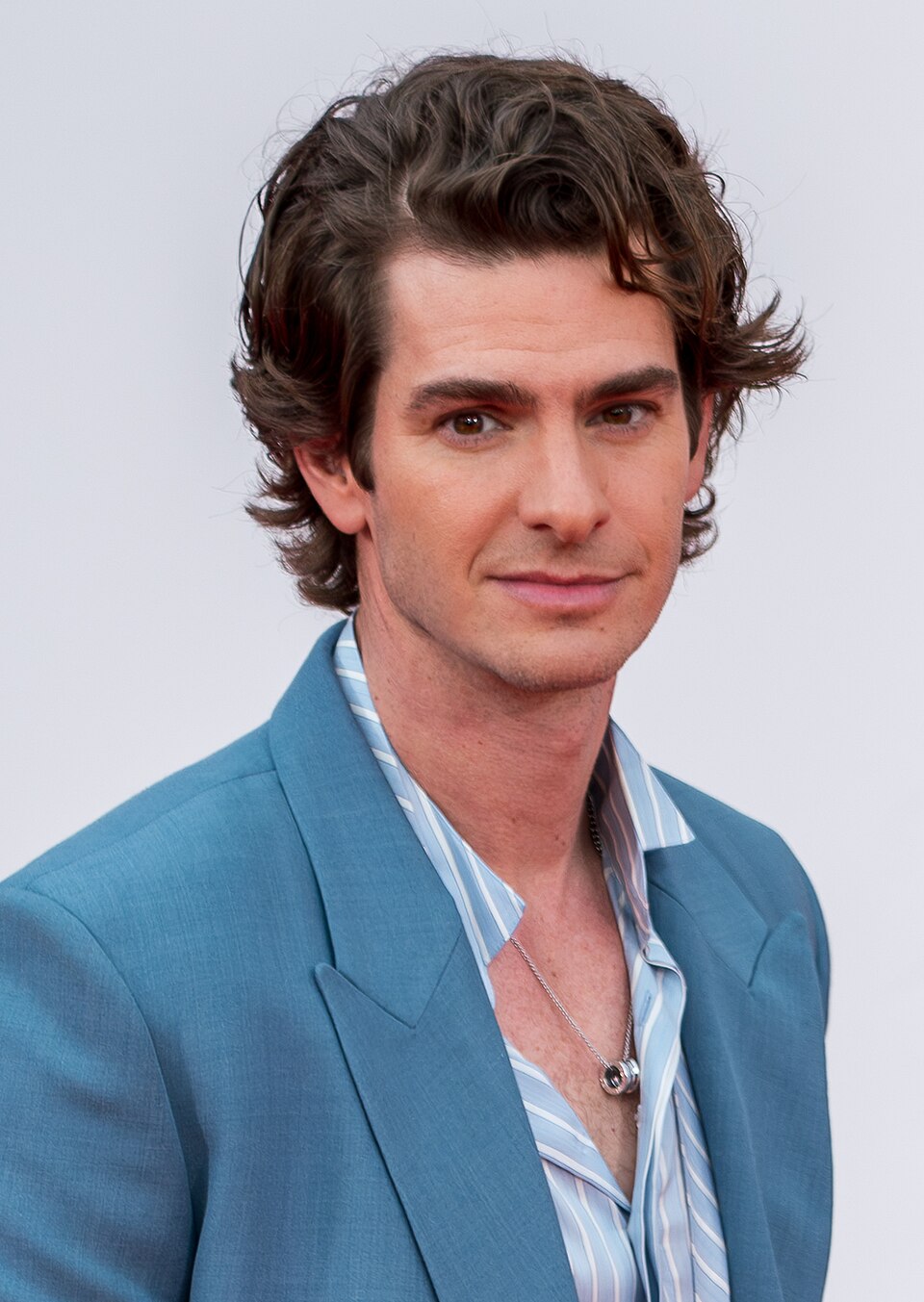 andrew-garfield-haartransplantation-naturlich-gereifte-haarlinie-oder-hair-transplant.jpg
